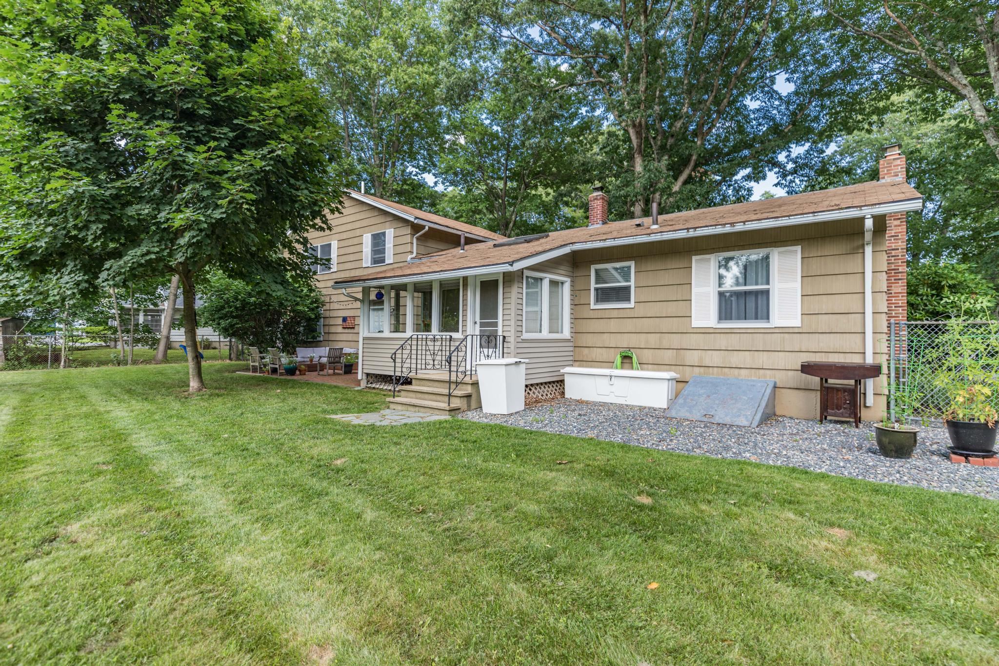 33 Taft Road Portsmouth, NH 03801 - Photo 8 of 27