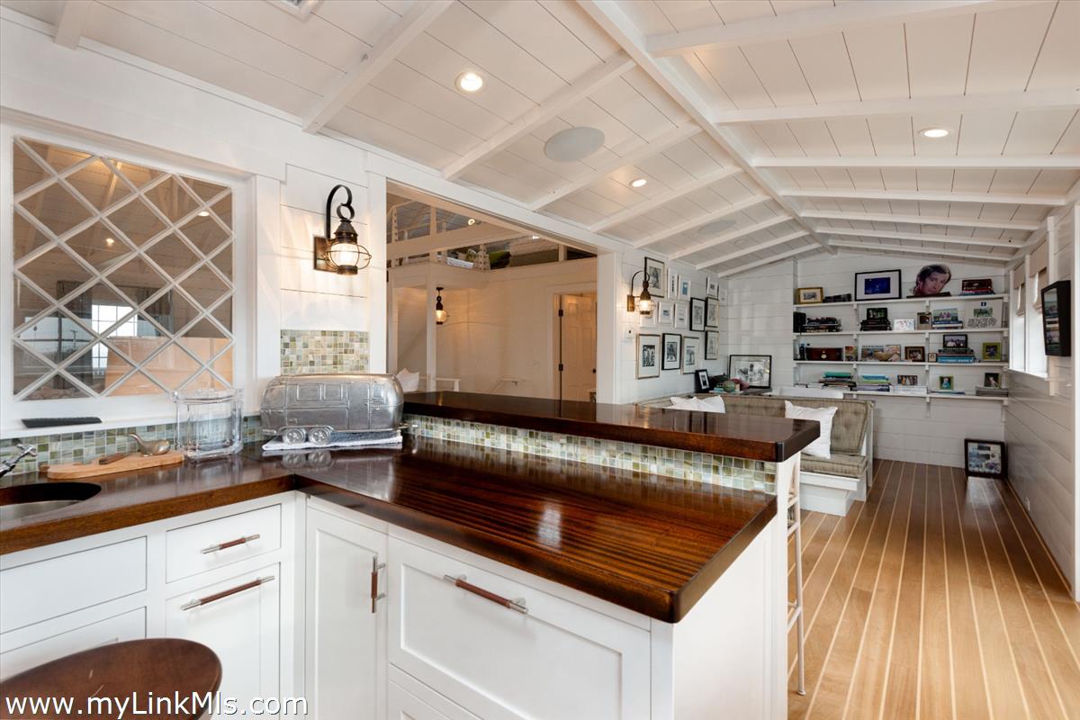 104 Baxter Road Nantucket, MA 02554 - Photo 37 of 61