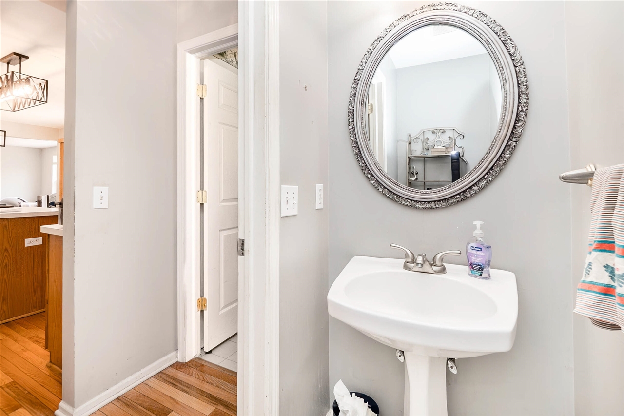 399 Quail Ridge Court Waterford, MI 48327 - Photo 15 of 44
