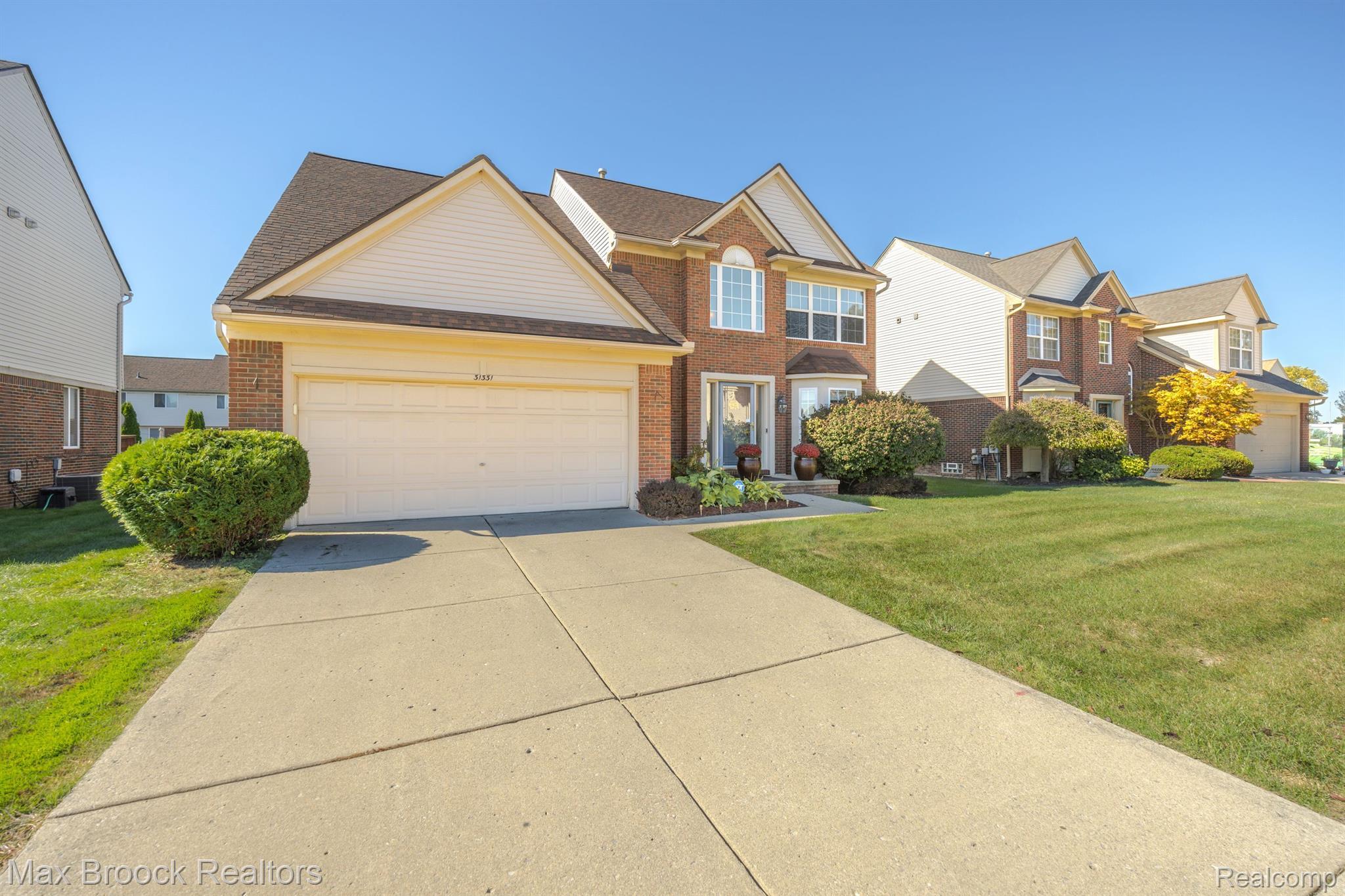 31331 Cedar Ridge Lane Madison Heights, MI 48071 - Photo 3 of 53 Gallery Image 3