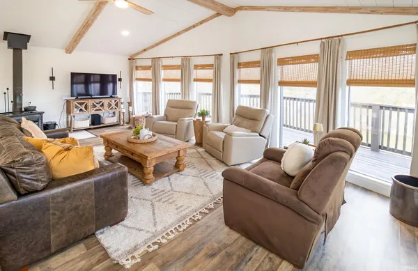 $525,000 | 1477 West Eble Road, Boonville, IN 47601