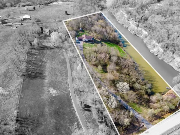 $525,000 | 1477 West Eble Road, Boonville, IN 47601