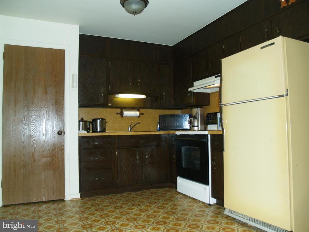 77 Delp Road Lancaster, PA 17601 - Photo 4 of 11 Gallery Image 4