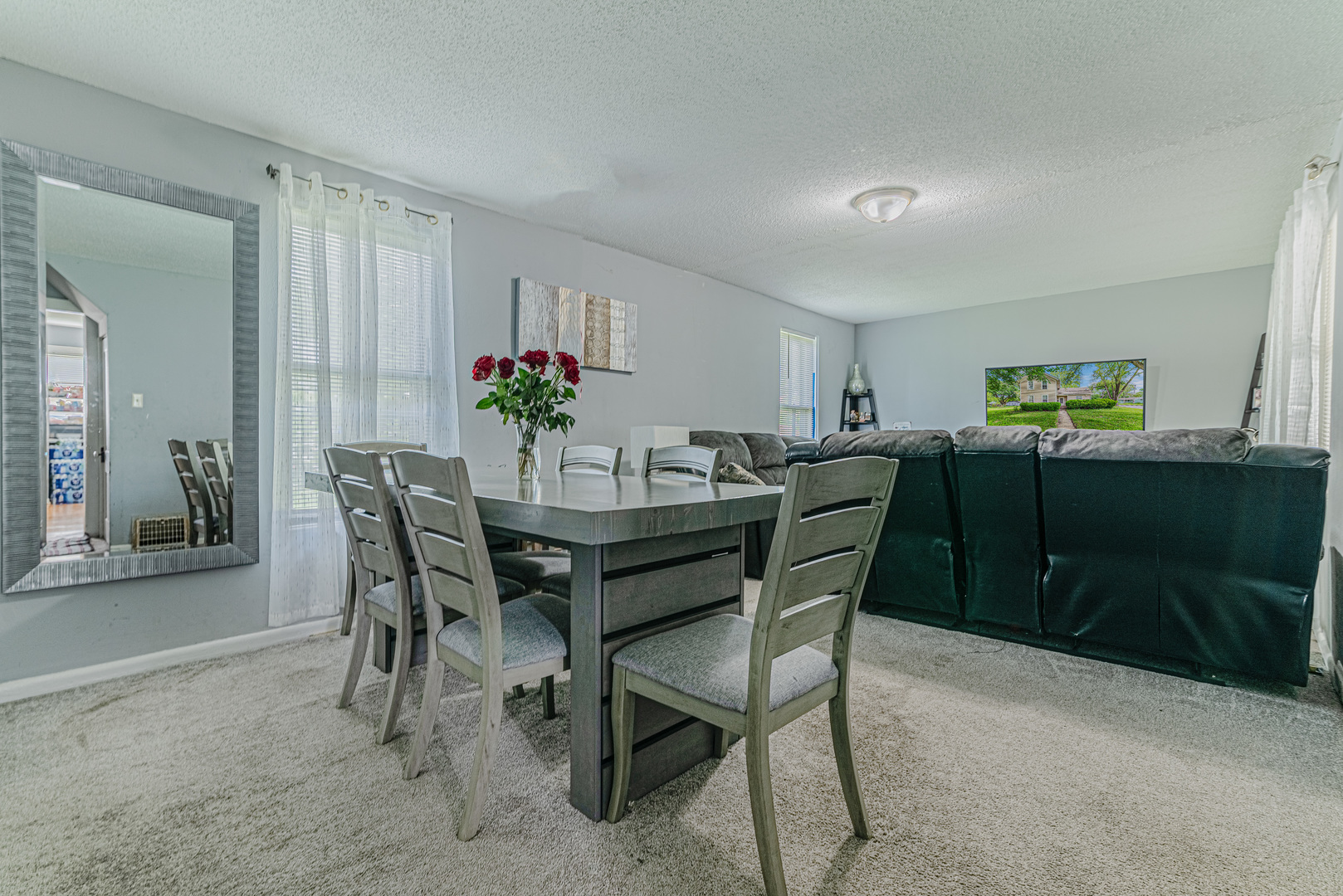 552 Walnut Avenue Elgin, IL 60123 - Photo 5 of 21