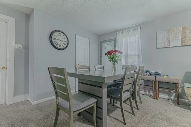 $245,000 | 552 Walnut Avenue, Elgin, IL 60123