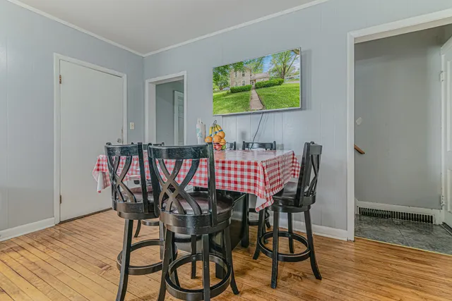 $245,000 | 552 Walnut Avenue, Elgin, IL 60123