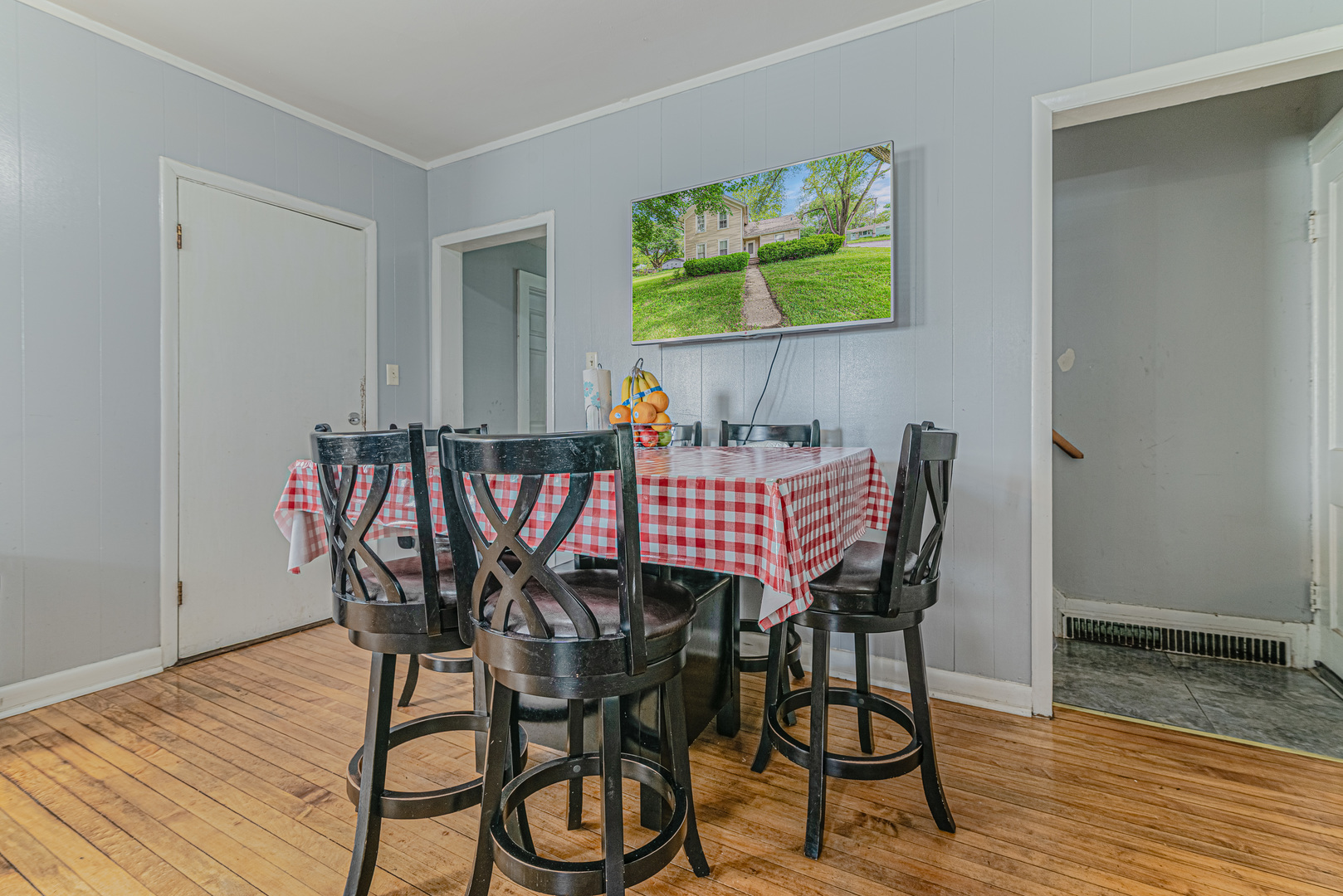 552 Walnut Avenue Elgin, IL 60123 - Photo 7 of 21