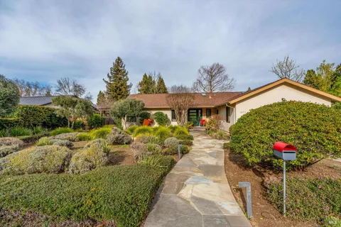 $2,195,000 | 1675 Sylvaner Avenue, St. Helena, CA 94574