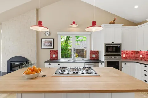 $2,195,000 | 1675 Sylvaner Avenue, St. Helena, CA 94574