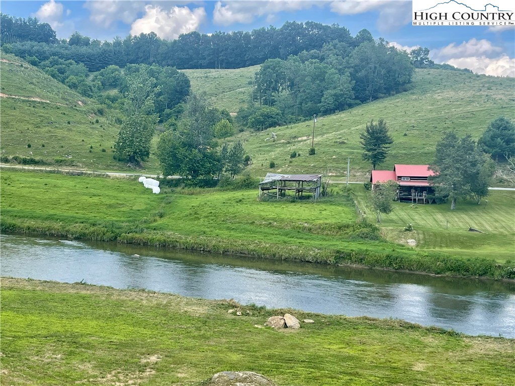 878 Ballou Farm Road Crumpler, NC 28617 - Photo 7 of 45