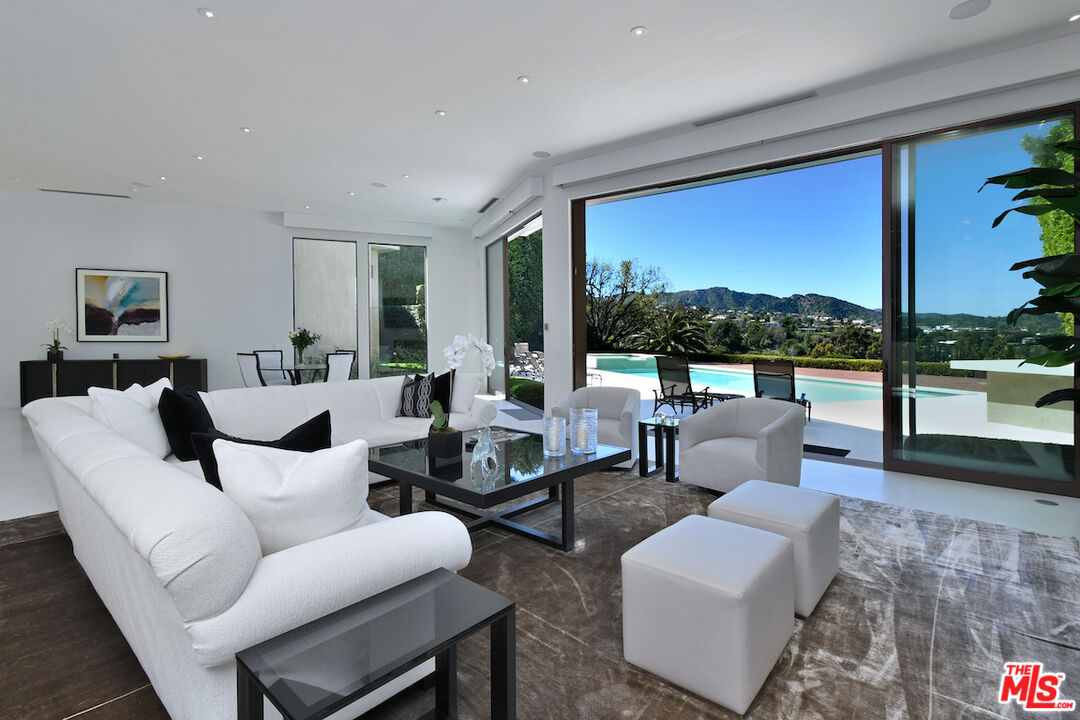 16167 Royal Oak Road Encino, CA 91436 - Photo 11 of 30
