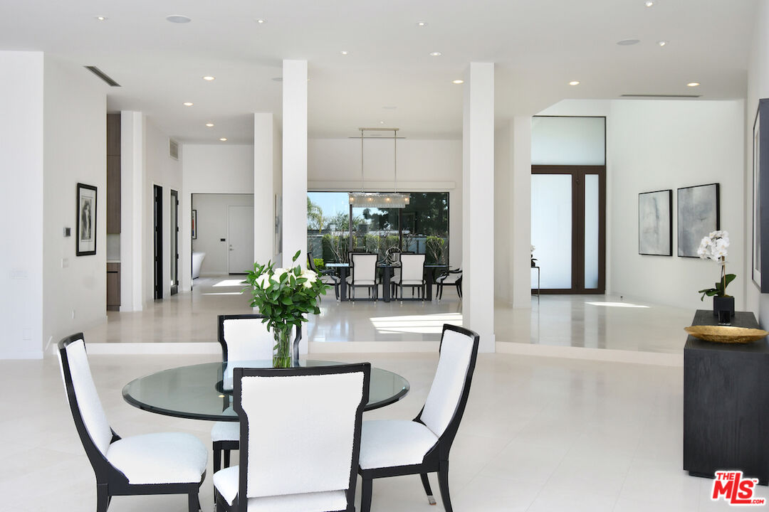 16167 Royal Oak Road Encino, CA 91436 - Photo 13 of 30