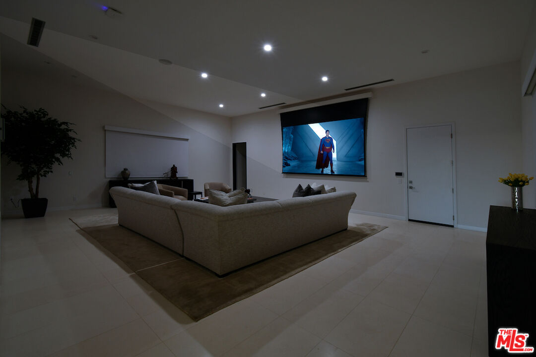 16167 Royal Oak Road Encino, CA 91436 - Photo 15 of 30