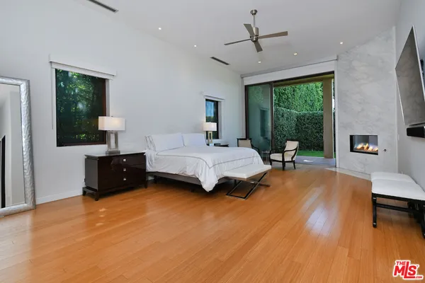 $5,995,000 | 16167 Royal Oak Road, Encino, CA 91436