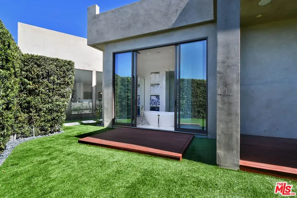 $5,995,000 | 16167 Royal Oak Road, Encino, CA 91436