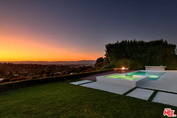 $5,995,000 | 16167 Royal Oak Road, Encino, CA 91436