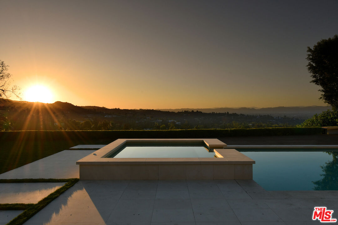 16167 Royal Oak Road Encino, CA 91436 - Photo 27 of 30