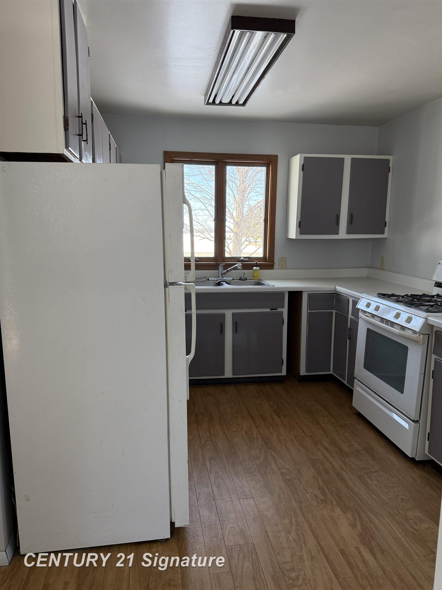 6867 7 Mile Road Freeland, MI 48623 - Photo 8 of 25 Kitchen