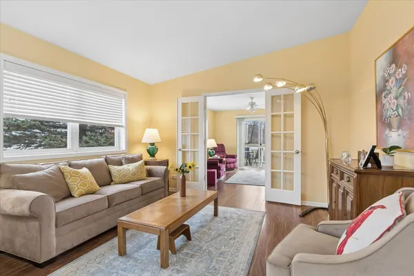 $233,520 | 1810 Paddock Court, Grayslake, IL 60030