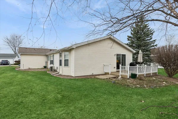 $233,520 | 1810 Paddock Court, Grayslake, IL 60030