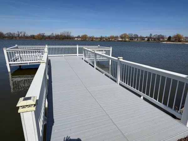 $233,520 | 1810 Paddock Court, Grayslake, IL 60030