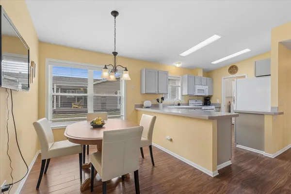 $233,520 | 1810 Paddock Court, Grayslake, IL 60030