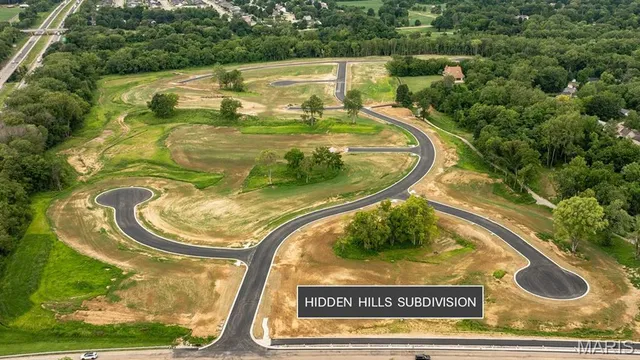 $115,900 | 528 Hidden Hls Drive, Glen Carbon, IL 62034