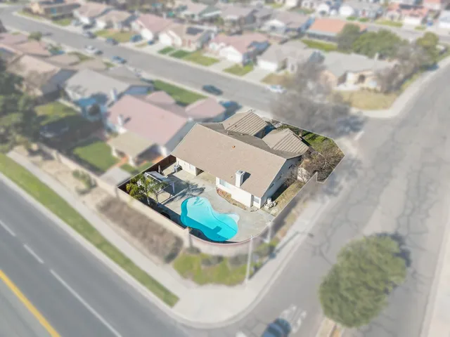 $425,000 | 903 West Redwood Street, Hanford, CA 93230