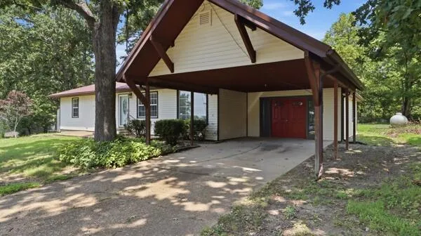 $219,000 | 651 Plainview Drive, Houston, MO 65483