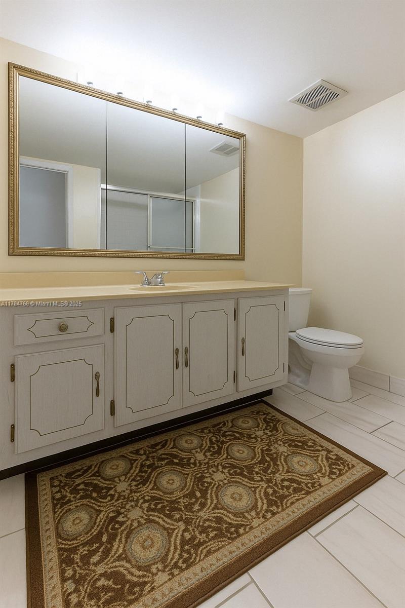 100 Golden Isles Drive, Unit PH1 Hallandale Beach, FL 33009 - Photo 11 of 18