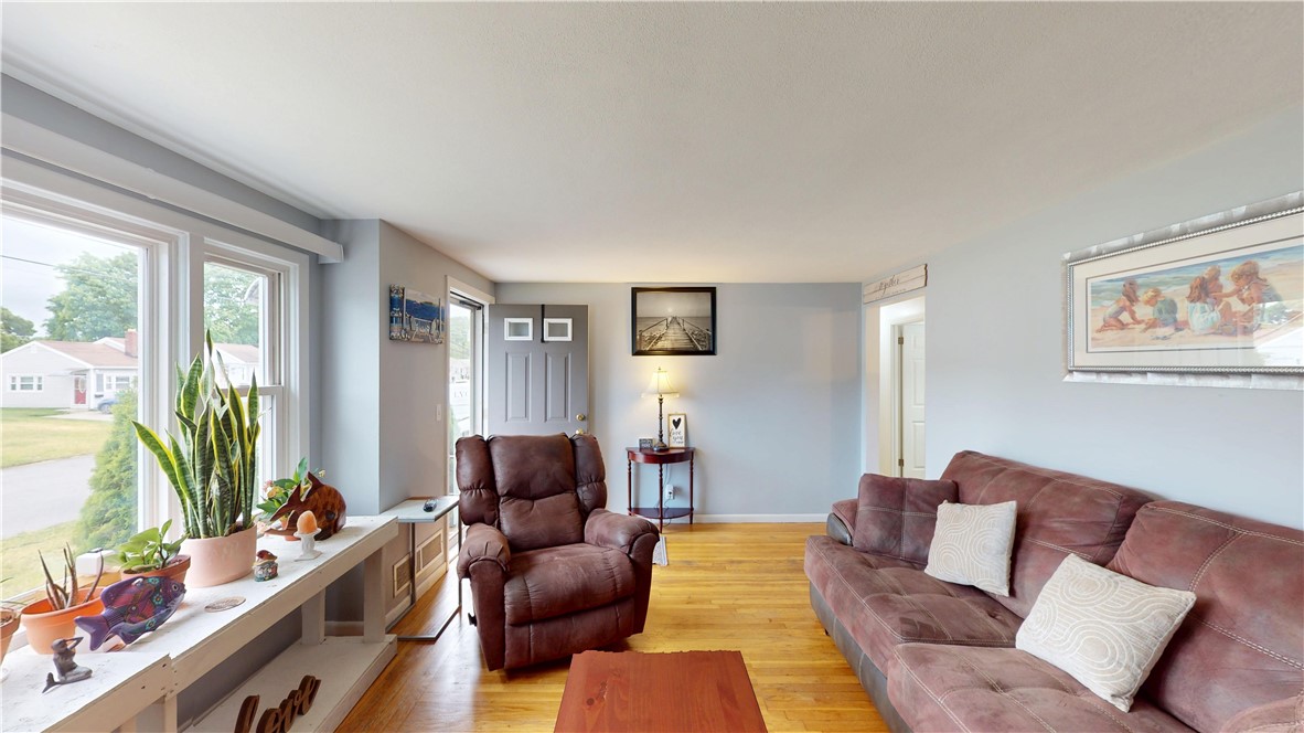27 Amherst Road Warwick, RI 02889 - Photo 13 of 43
