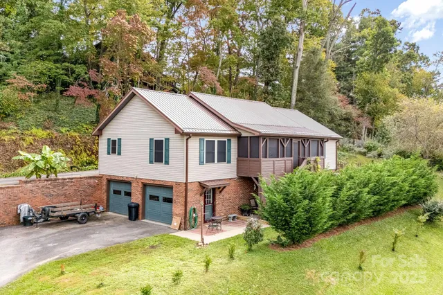 $629,000 | 38 Eden Lane, Waynesville, NC 28785