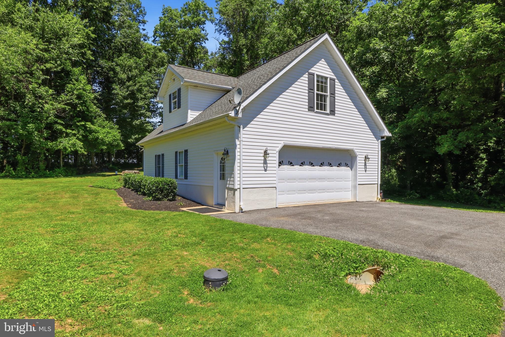 6340 Hunters Ridge Lane Stewartstown, PA 17363 - Photo 10 of 108