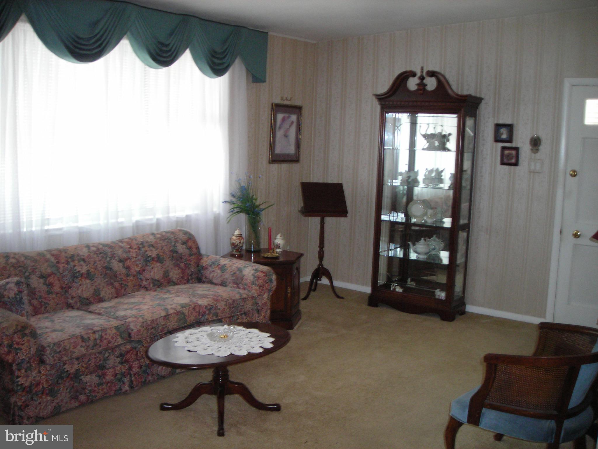 7271 Hill Road Philadelphia, PA 19128 - Photo 5 of 29 Gallery Image 5