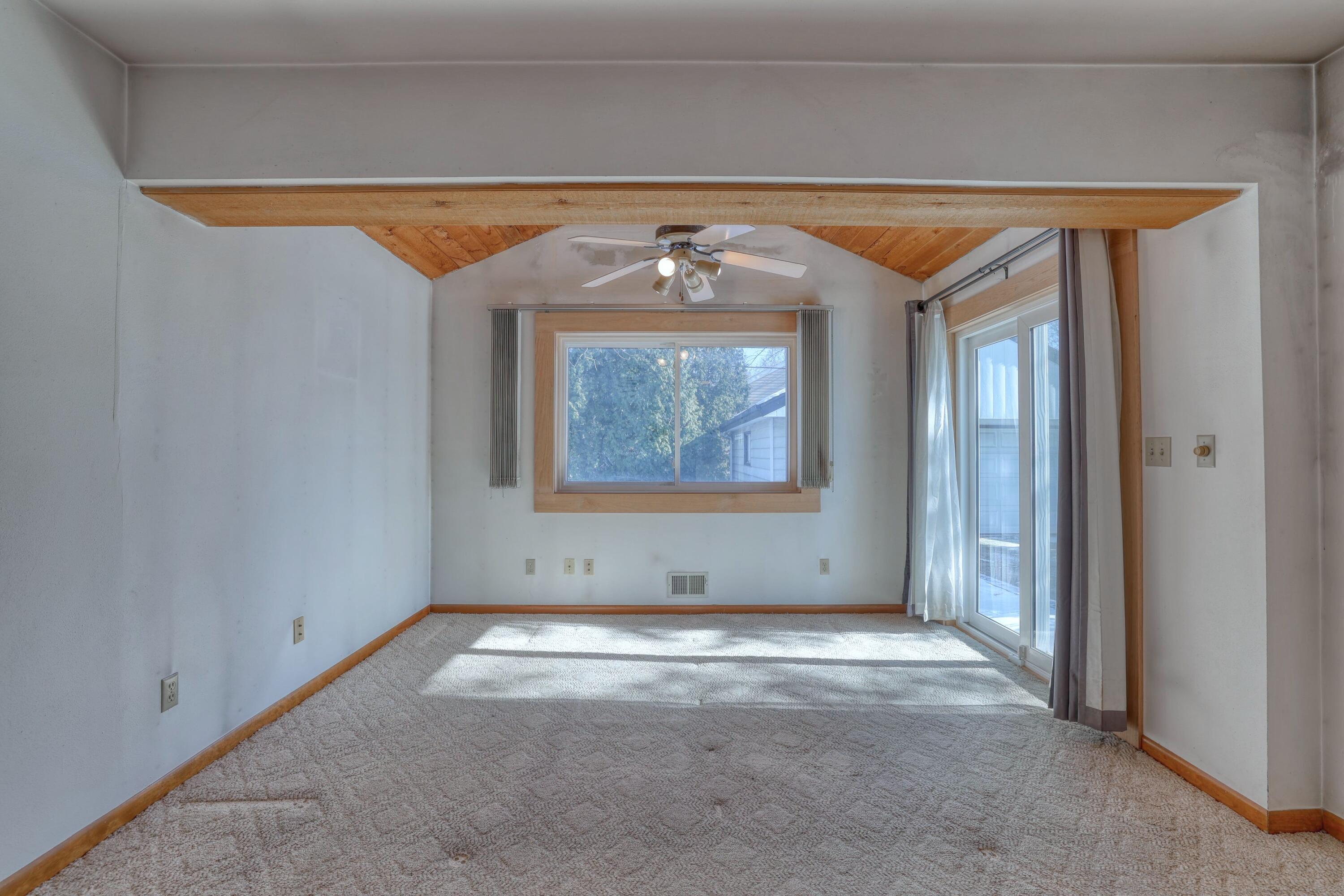 2880 South 98th Street West Allis, WI 53227 - Photo 12 of 33 Bedroom 2