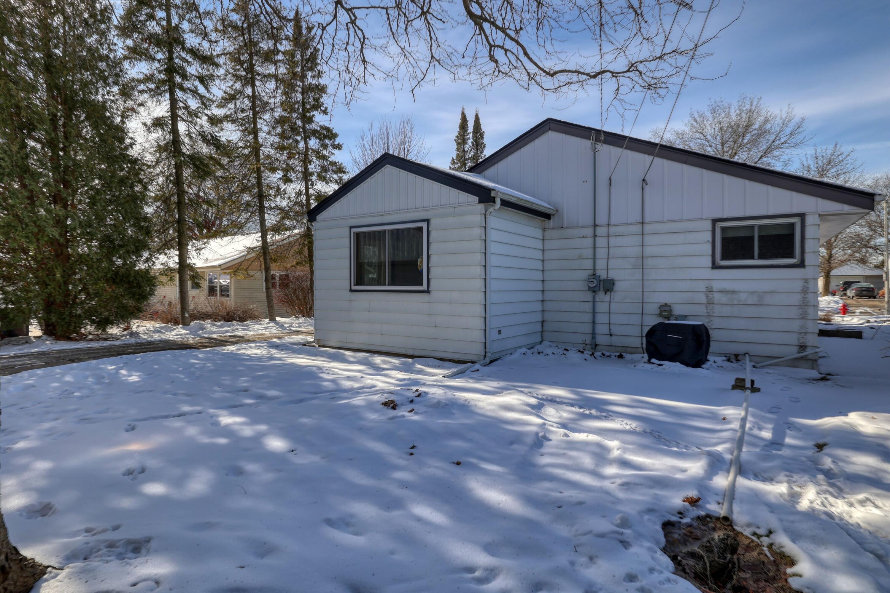 2880 South 98th Street West Allis, WI 53227 - Photo 23 of 33 Rear elevation