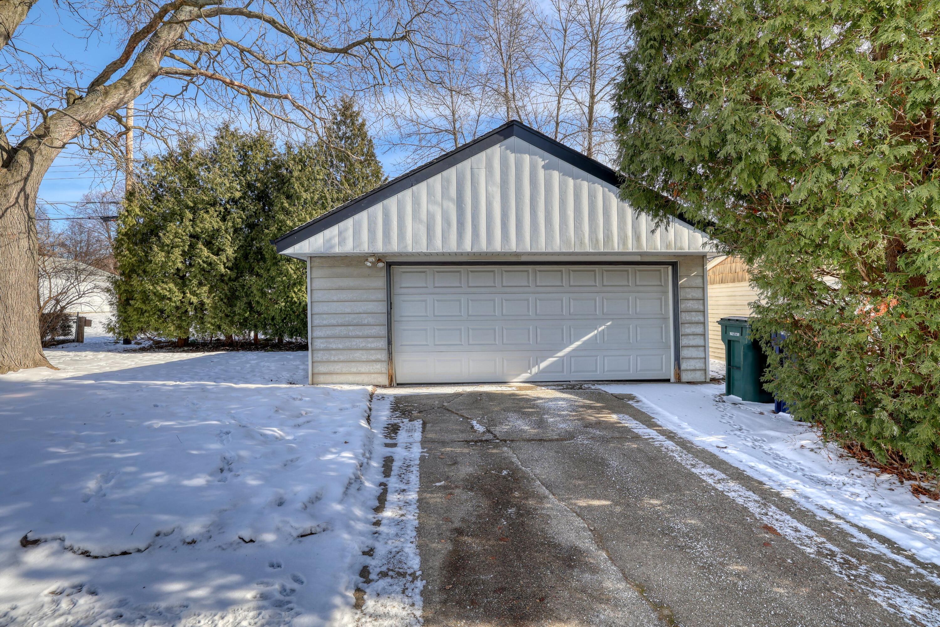 2880 South 98th Street West Allis, WI 53227 - Photo 30 of 33 26