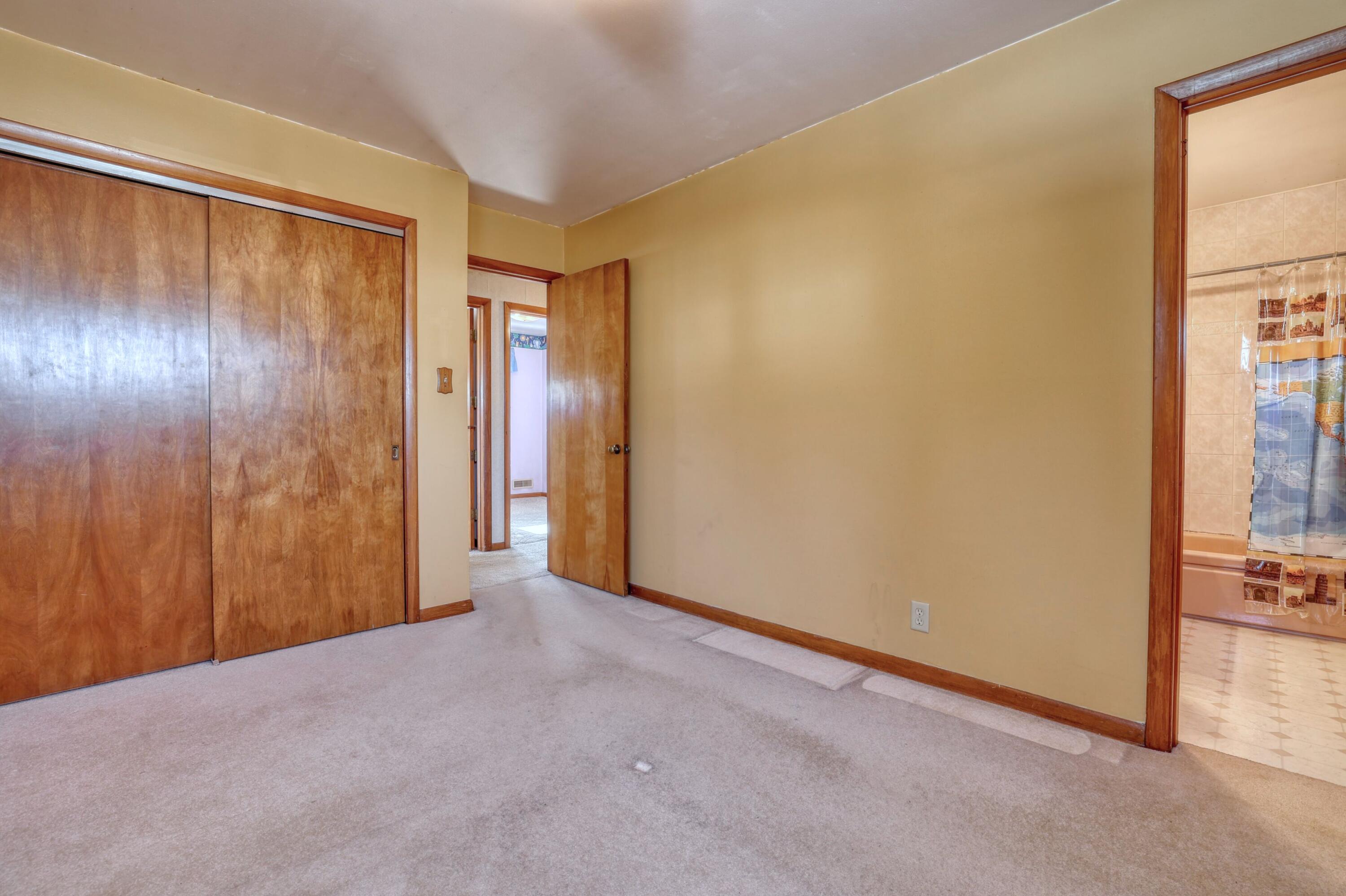 2880 South 98th Street West Allis, WI 53227 - Photo 9 of 33 Master bedroom