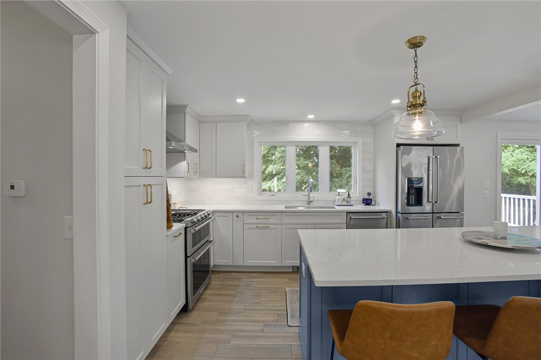 7 Heritage Road Bristol, RI 02809 - Photo 7 of 41