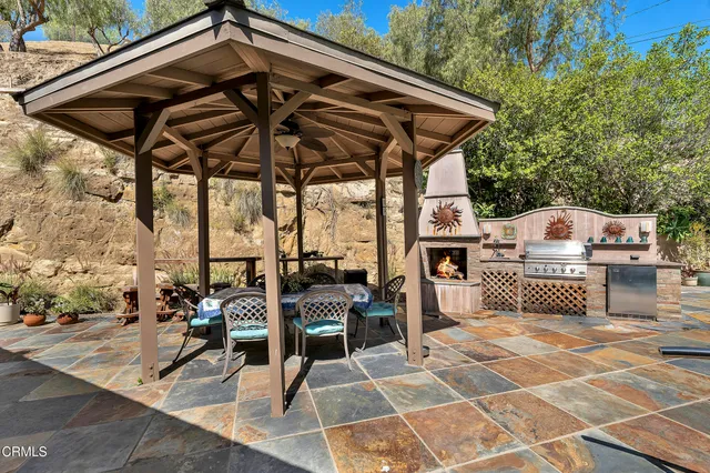 $1,799,999 | 9999 Wornom Avenue, Sunland, CA 91040