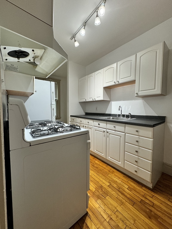 24 Sidlaw Road, Unit 8 Boston, MA 02135 - Photo 6 of 21