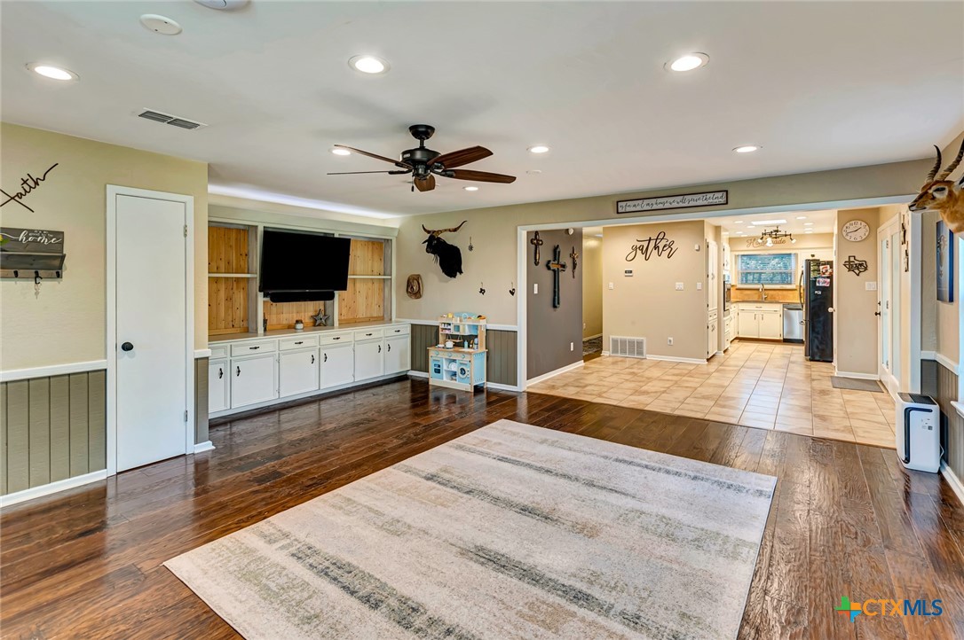 351 Sulphur Estates Road Victoria, TX 77905 - Photo 12 of 38 Gallery Image 12