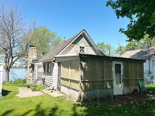 $159,900 | N10801 Elmwood Island, Fox Lake, WI 53933