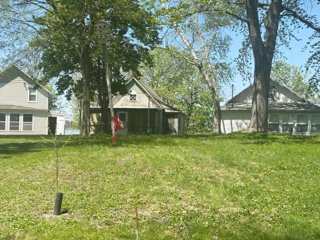 $159,900 | N10801 Elmwood Island, Fox Lake, WI 53933