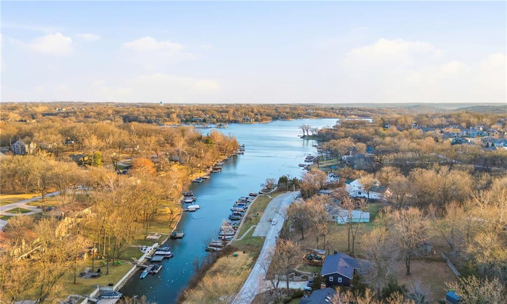 8210 Northwest Roberts Road Weatherby Lake, MO 64152 - Photo 18 of 40