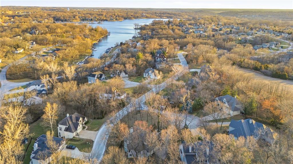 8210 Northwest Roberts Road Weatherby Lake, MO 64152 - Photo 19 of 40