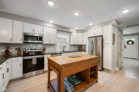 $335,000 | 22 North Bolton Avenue, Indianapolis, IN 46219