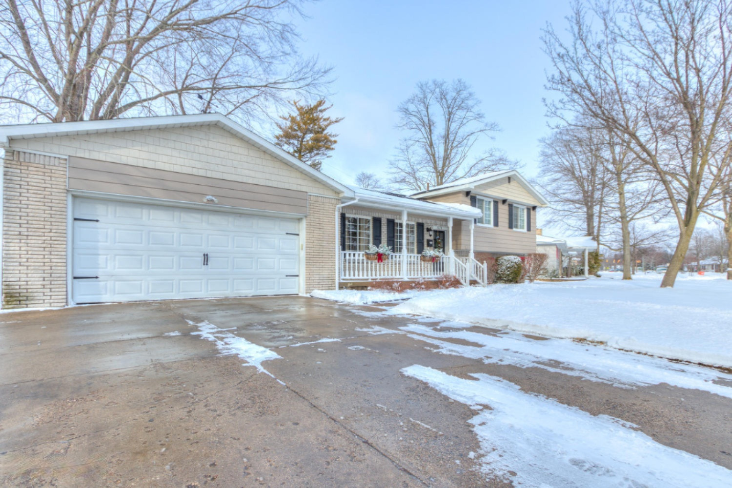 3179 Roosevelt Road Muskegon, MI 49441 - Photo 3 of 73 3179 Roosevelt (3 of 74)