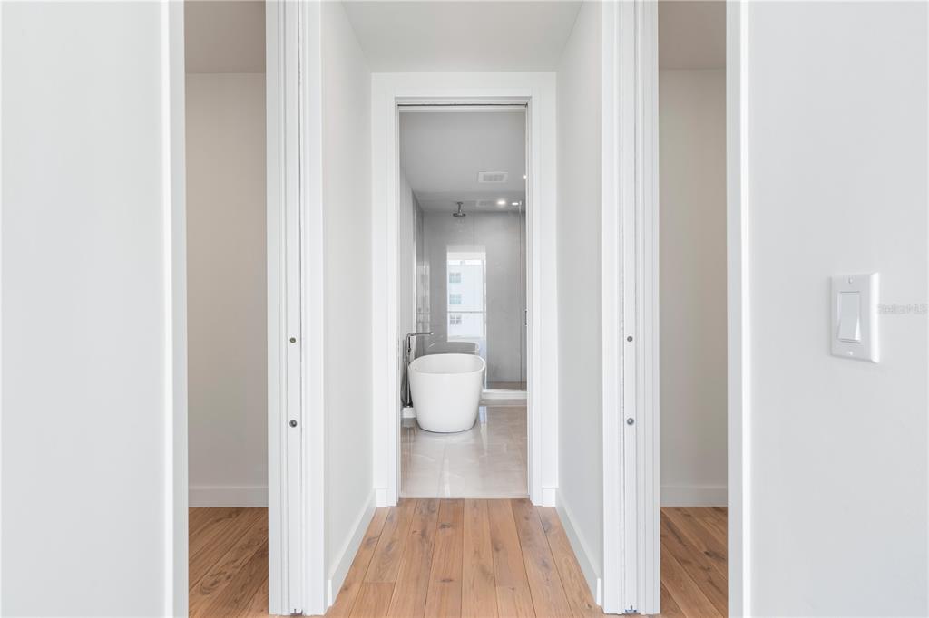 111 Golden Gate Point, Unit 303 Sarasota, FL 34236 - Photo 18 of 39