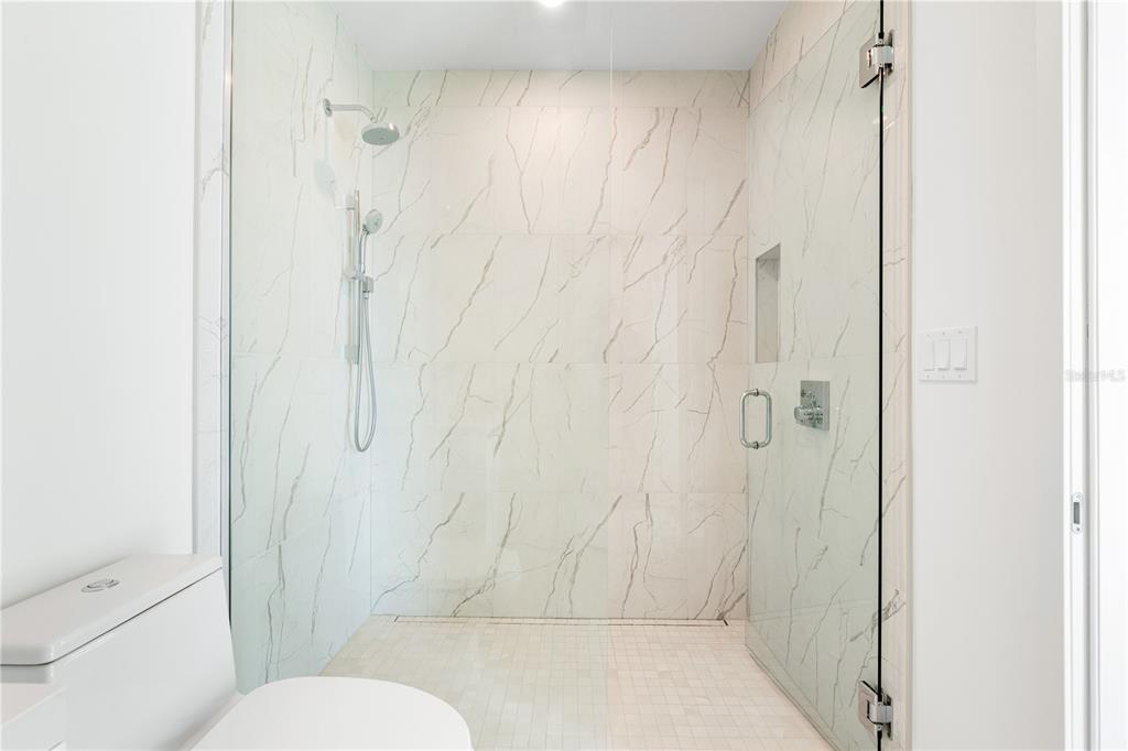 111 Golden Gate Point, Unit 303 Sarasota, FL 34236 - Photo 28 of 39